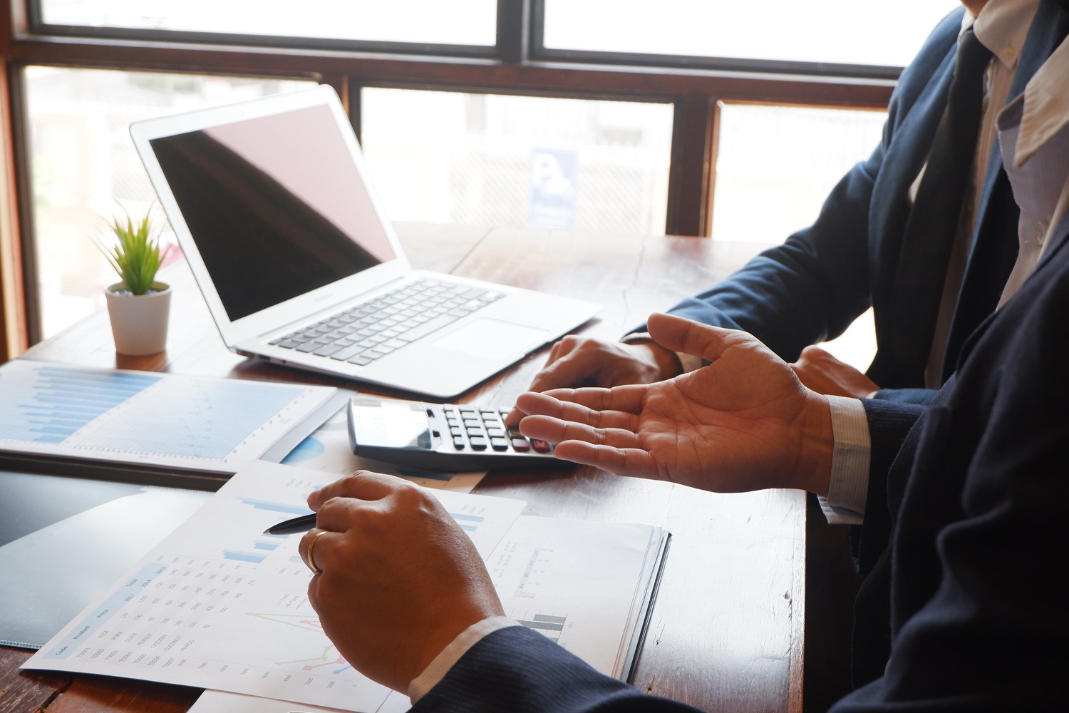 business-consulting-2021-08-30-08-40-43-utc